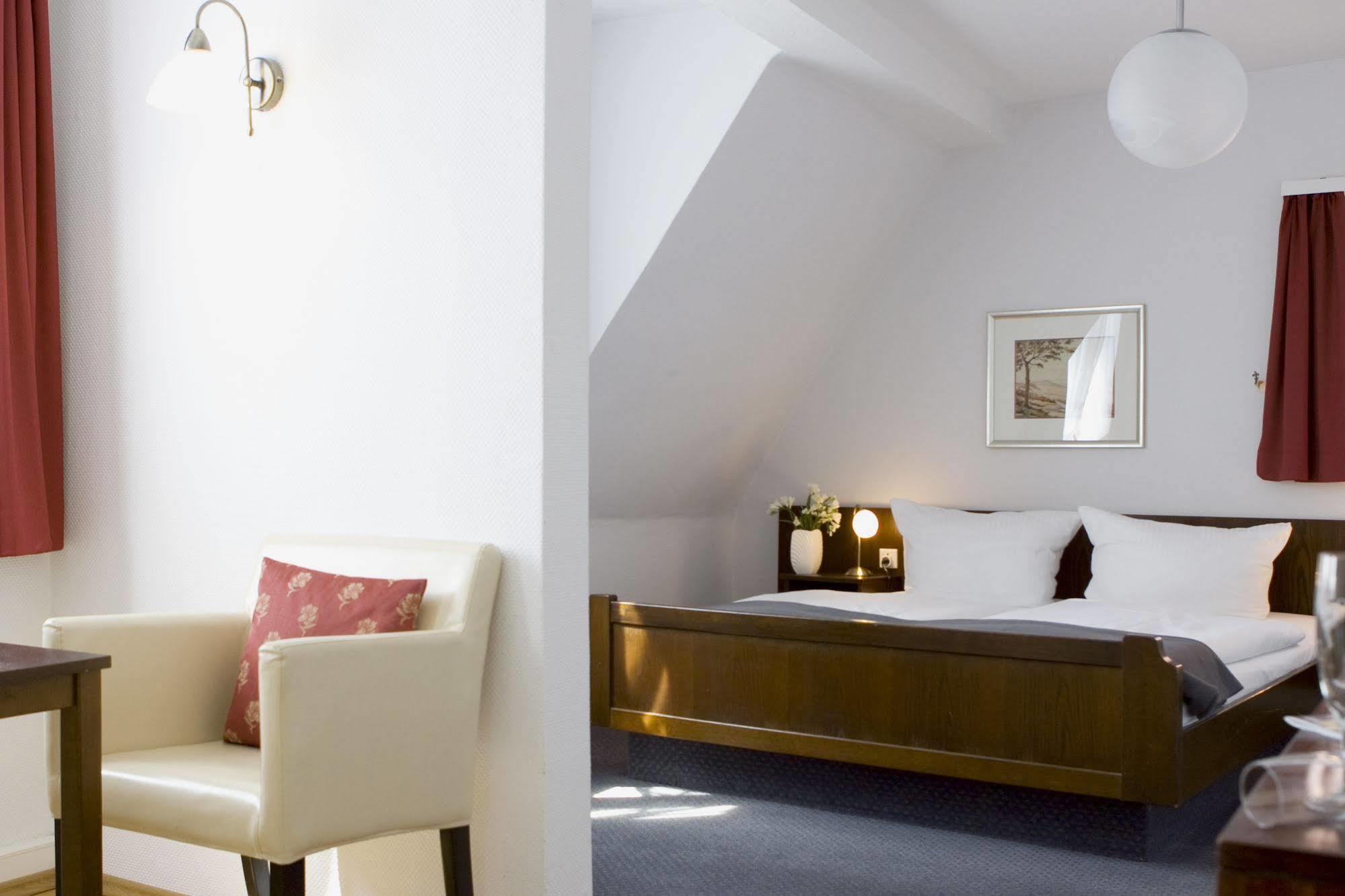 Hotel Lindenwirt Rüdesheim am Rhein Esterno foto
